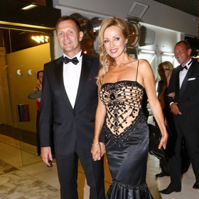 Po boku někdejší přítelkyně, herečky Kateřiny Brožové jsme ho přitom vídali výhradně v drahých oblecích a na vybraných akcích.