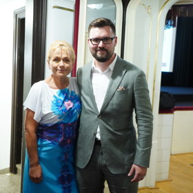 Do Karlových Varů si Pavla přivezla syna Adama Křenka.