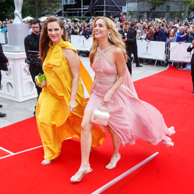 Vítr dodal to správné drama příchodu Hany Vagnerové a Petry Nesvačilové. 