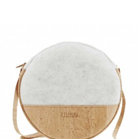 Crossbody kabelka UlStO z recyklovaných plastů a korku. EtikButik.cz, 1990 Kč