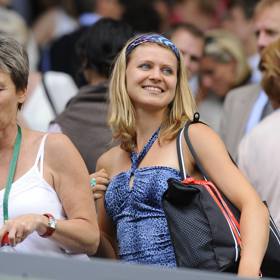 V roce 2002 randila Lucie Šafářová s tenistou Tomášem Berdychem. Na fotografii z roku 2010 jej přijela podpořit na Wimbledon.