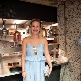 Herečka Patricie Pagáčová patřila mezi celebrity, které se na tiskovou konferenci oblékly nejlépe. Její modré šaty jsou roztomilé a pro léto jako stvořené.