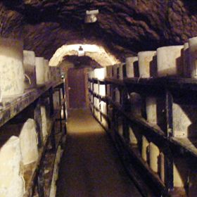 V současnosti v jeskyni Wookey Hole zraje čedar.