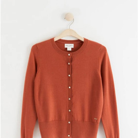 Cihlový jemně pletený kardigan. Lindex, 899 Kč