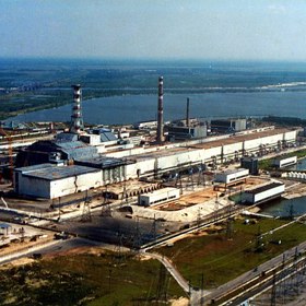 Nesmíme také zapomenout na takzvané Černobylské sebevražedné komando. Alexej Ananěnko, Valeri Bespalov a Boris Baranov se jako první vydali k prasklému reaktoru, aby zabránili těm největším škodám.