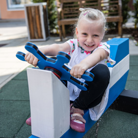 Holčička trpí mozečkovým syndromem, takže se občas může chovat nepředvídatelně.