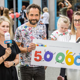 Herec Filip Čapka se v ateliérech seriálu Ulice setkal se svou velkou fanynkou, čtyřletou Miriam.