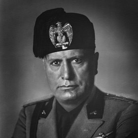 Benito Mussolini byl fašistickým protějškem Adolfa Hitlera, jen s tím rozdílem, že měl děti.