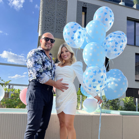 Tatínkem je podnikatel Ivan Hecko.