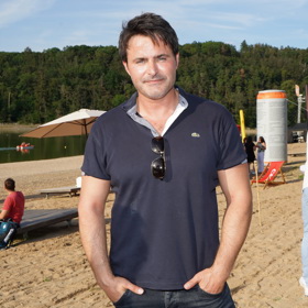 Moderátor a herec Miroslav Šimůnek se bude podruhé ženit.