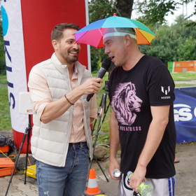 Moderátorovi a herci Robertu Urbanovi sdělil Hruška bezprostřední dojmy po běhu Stromovkou.