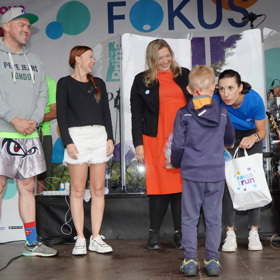 V závěru běhu Láďa Hruška gratuloval nejlepším sportovcům.
