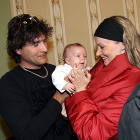 Herečka Alena Antalová je mámou čtyř dětí. Kojení na veřejnosti neodsuzuje, sama dobře ví, že když má miminko hlad, není čas na kompromisy.