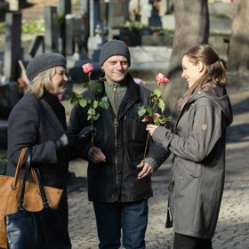 Třetím příběhem ze série Hlavně to zdraví je snímek Ledviny bez viny. Hynek Čermák v něm hraje detektiva Millera, který i po čtyřicítce žije se svou matkou v podání Elišky Balzerové. Miller před ní tají nejen přítelkyni, ale také potíže s ledvinami.