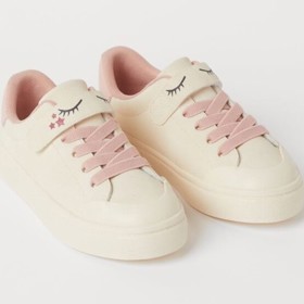Světle béžové holčičí tenisky. H&M, 349 Kč
