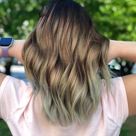 Trápí vás suché a poškozené vlasy? Vsaďte na masku s aloe vera a žloutkem. Právě ta jim dopřeje potřebnou regeneraci a intenzivní výživu. 