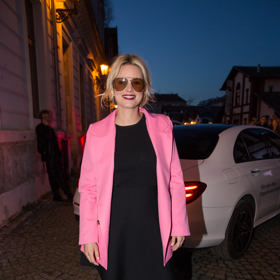 Takto oblečená letos navštívila pražský Fashion Week.