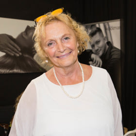 Regina Rázlová oslavila v červenci 75. narozeniny, přesto je na svůj věk neuvěřitelně vitální.