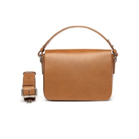 Oříškově hnědá kabelka vyrobená v České republice. FOLBEUR, 9100 Kč