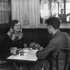 Maria Rasputin si občas přivydělala poskytnutím rozhovorů médiím a psaním knih o otci.