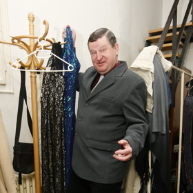 Nyní Václav Faltus objíždí česká města a vesnice se svou zábavnou show.