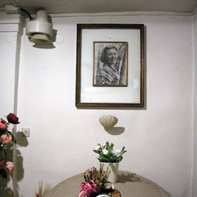 Anna Maria Mussolini byla diktátorovou nejmladší dcerou. V dětství prodělala obrnu. O politiku se nikdy nezajímala. Raději se věnovala rodině. Zemřela v 38 letech.