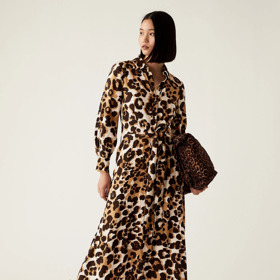 Košilové midaxi šaty se zvířecím potiskem. Marks&Spencer, 1699 Kč