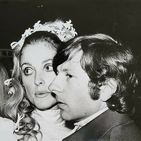 Sharon Tate se prý Polanskému zpočátku vůbec nelíbila, pak ale mezi nimi přeskočila jiskra a byla z toho svatba.