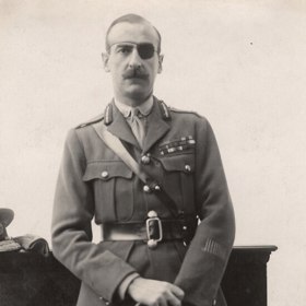 Válka mu vždy připadala zábavná.