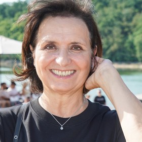 Odmítá jakékoli kosmetické úpravy.