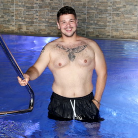 Takto dnes vypadá Martin Schreiner v plavkách poté, co zhubnul 35 kilogramů.