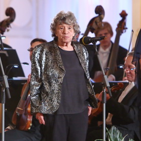 Zuzana Mináčová se narodila na Slovensku a prošla koncentračním táborem v Osvětimi.