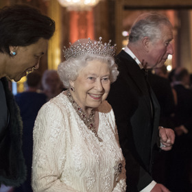 Jedenáct dní po úmrtí panovnice se v Londýně koná oficiální pohřeb.