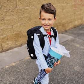 Rosálka si přála oblek a růžové tričko s náhrdelníkem z korálků.