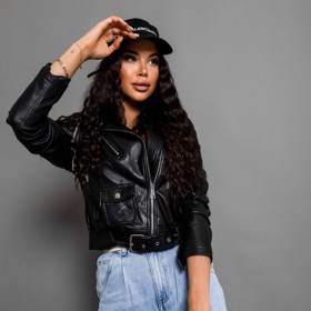 Černá koženková bunda s odepínacími rukávy. Erika FASHION, 1589 Kč