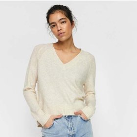 Krémový žíhaný svetr. VERO MODA, 337 Kč