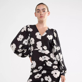 Květované šaty s nabíranými rukávy. Lindex, 1299 Kč