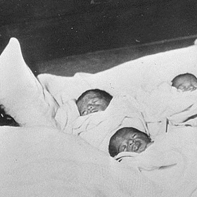 Elzire Dionne si zprvu myslela, že bude mít jen dvojčata.