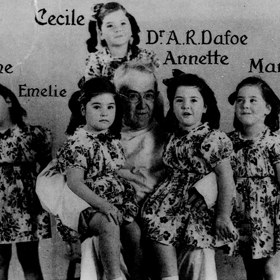 Zpráva o paterčatech se rychle rozšířila po celé Kanadě. 