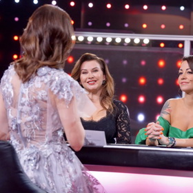 V pořadu se objevuje také čerstvě zadaná Agáta Hanychová. Jelikož se show natáčela v březnu, Agáta ještě netušila, že bude brzy randit s Jaromírem Soukupem.