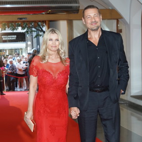 Režisér Petr Jákl přišel v doprovodu své ženy Romany Jákl Vítové, která na červený koberec oblékla slavnostní rudou róbu. Ve společnosti byla s manželem po velmi dlouhé době. 