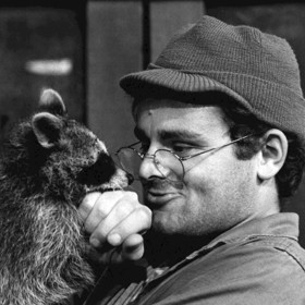 Radar vždy působil naivně, jako velké a citlivé dítě. Byl taková nevinná duše uprostřed "smečky" cynických lékařů a války.