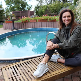 Nový dům Hanky Kynychové má bazén, který cvičitelka v létě po ránu denně využívá.