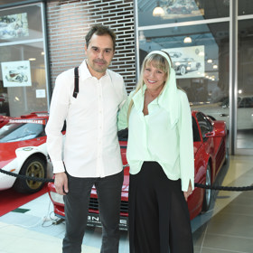 O delikátní večeři se postaral šéfkuchař Filip Sajler a jeho kuchařské umění ocenila i herečka Chantal Poullain, která pro tuto příležitost oblékla halenku od návrhářky Martiny Pipkové Loudové.