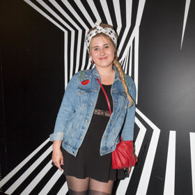 Konvičkové se zastala zpěvačka Elis Mraz, které lidé také vzkazovali, že je tlustá - dokonce včetně jejího expřítele.