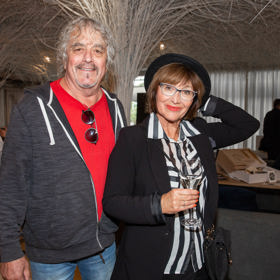 S manželem Jiřím Pracným žije Petra Černocká poklidným životem v pražských Strašnicích.