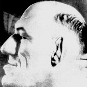 V dětství měl zcela normální vzhled a díky své nevinné tváři dostal přezdívku "anděl".