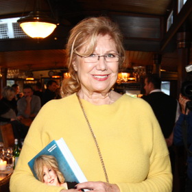 Vlasta Peterková na křtu knihy o Haně Zagorové.