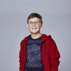 Seriálový Šimon Urban je ve skutečnosti dětský herec Jakub Krause. V Ulici si zahrála také jeho sestra Adéla.