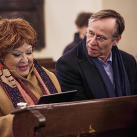 "Vždycky se najde někdo, na koho jste zapomněli a sháníte ty poslední dárky…" říká Jiřina Bohdalová.